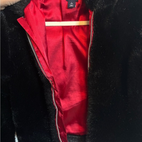GAP Black Faux Fur Kids Jacket with Red Lining - Picture 4 of 5